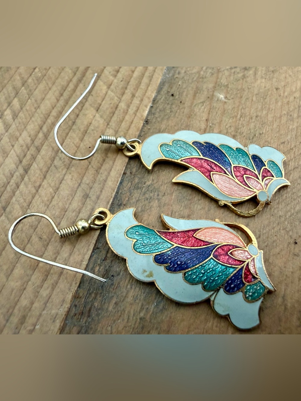 VINTAGE CLOISONNE BUTTERFLY ENAMEL DANGLE EARRINGS - GOLD TONE